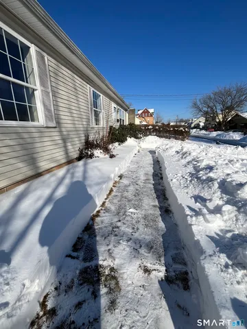 $1,975 | 27 Thomas Street, New Britain, CT 06051