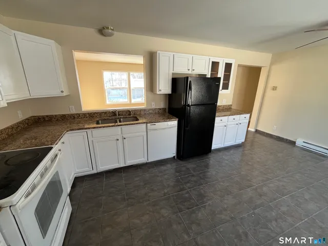 $1,975 | 27 Thomas Street, New Britain, CT 06051