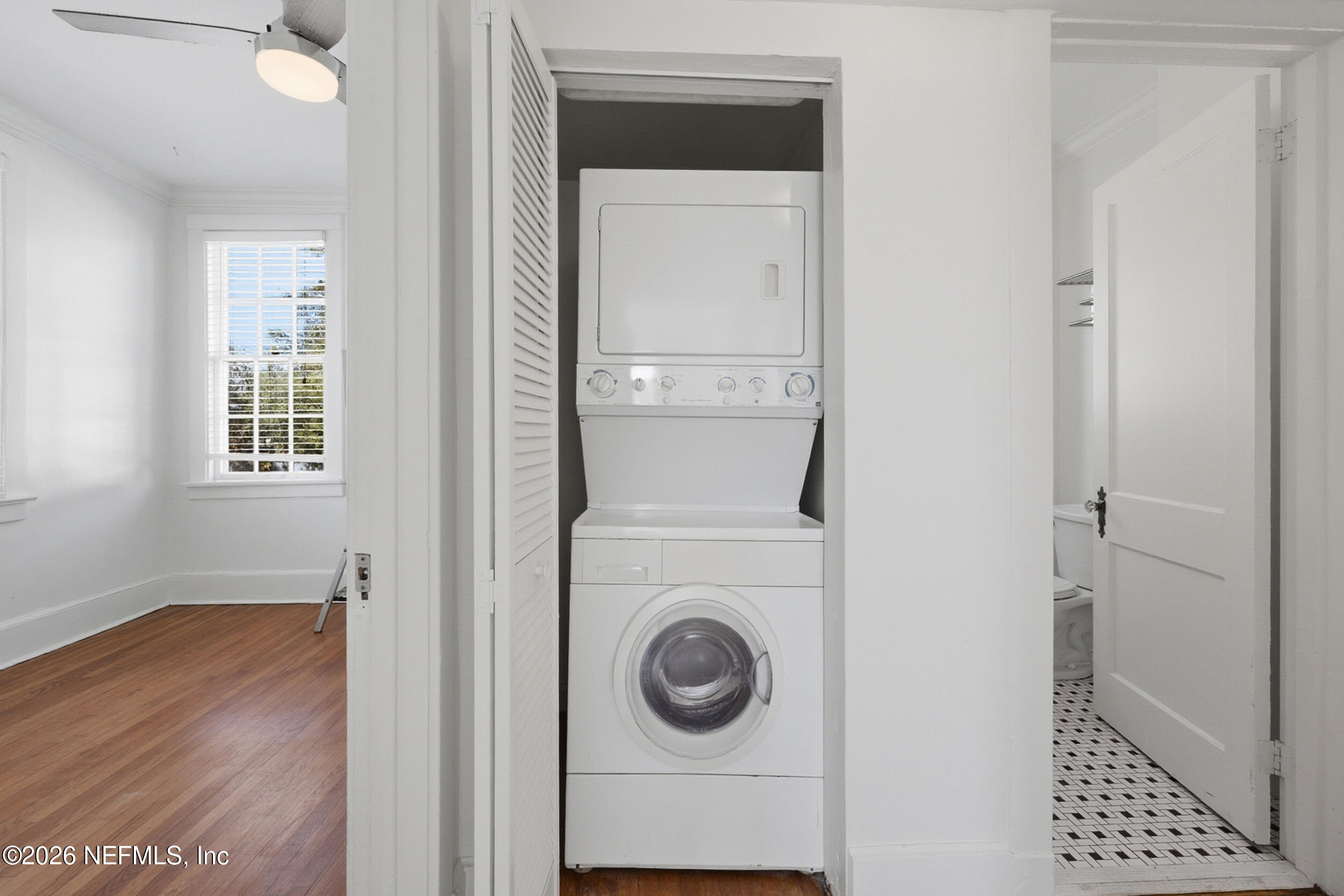 1625 Seminole Road, Unit 1625 Jacksonville, FL 32205 - Photo 15 of 22 a utility room with dryer and washer