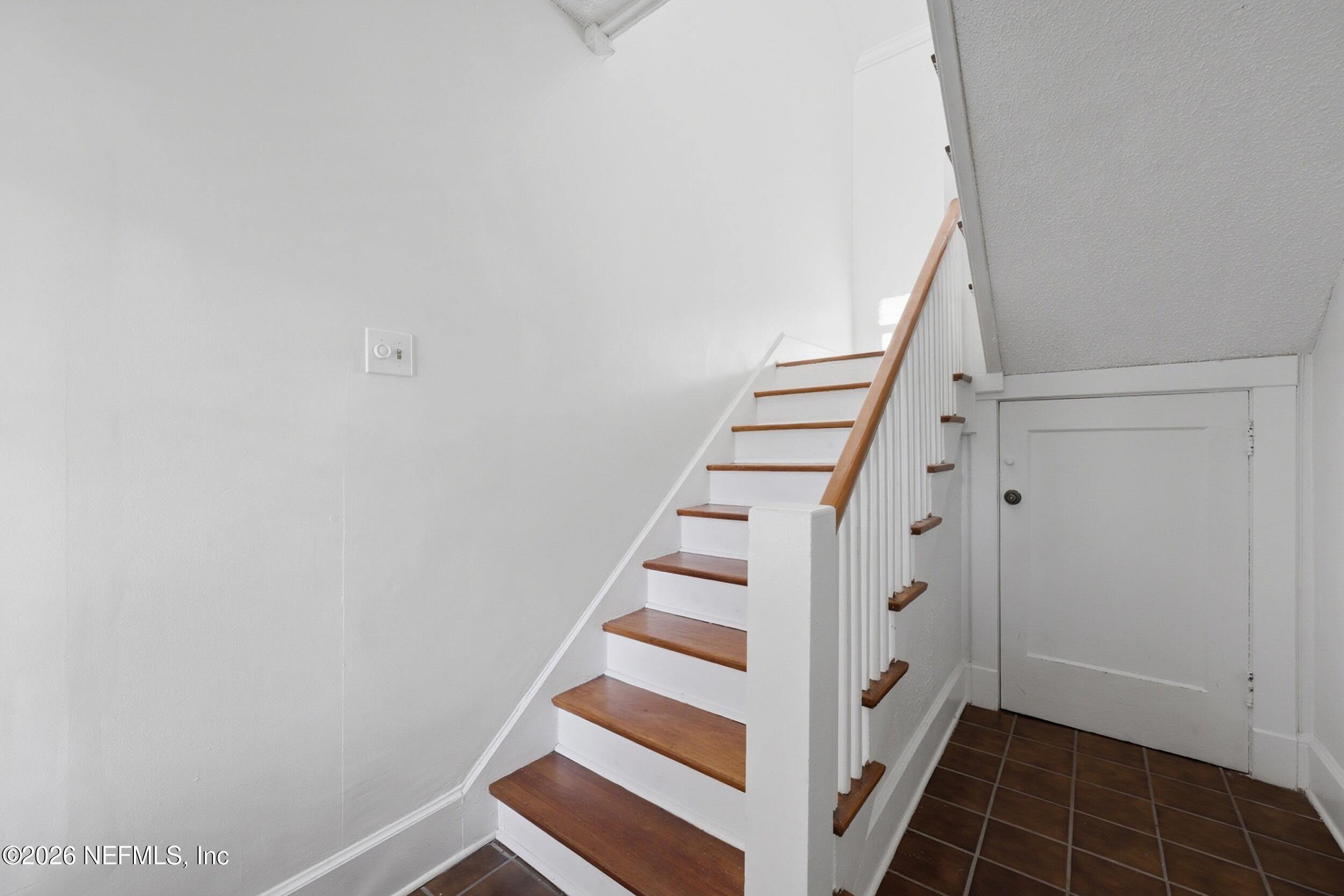 1625 Seminole Road, Unit 1625 Jacksonville, FL 32205 - Photo 4 of 22 a view of an entryway with staircase