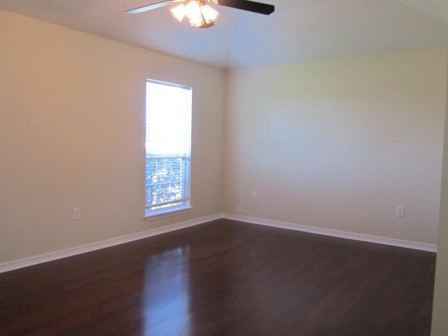 8781 Shannon's Mill Road Foley, AL 36535 - Photo 2 of 17 Living Room