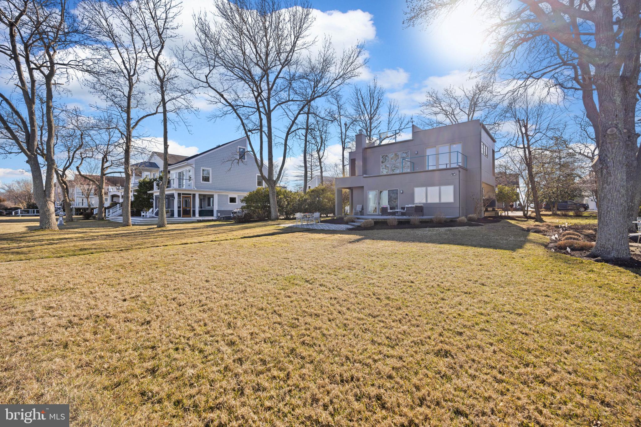 3803 Thomas Point Road Annapolis, MD 21403 - Photo 36 of 42 Large, level waterside lawn