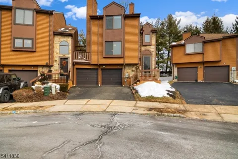 $549,900 | 31 Independence Way, Rockaway, NJ 07866