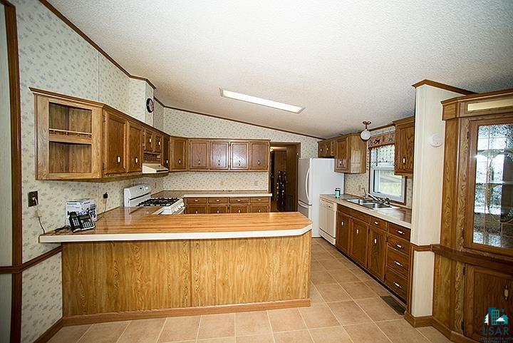 4342 East Hammond Avenue Superior, WI 54880 - Photo 4 of 35