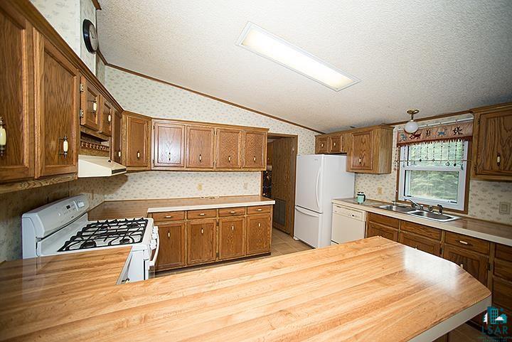 4342 East Hammond Avenue Superior, WI 54880 - Photo 5 of 35