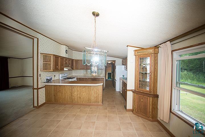 4342 East Hammond Avenue Superior, WI 54880 - Photo 7 of 35