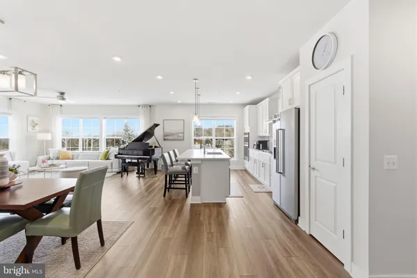 $669,000 | 102 St Ives Place, Unit 307, Oxon Hill, MD 20745