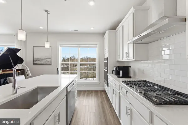 $669,000 | 102 St Ives Place, Unit 307, Oxon Hill, MD 20745