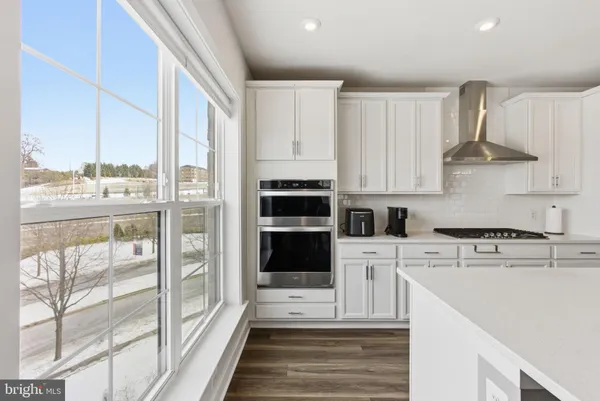 $669,000 | 102 St Ives Place, Unit 307, Oxon Hill, MD 20745