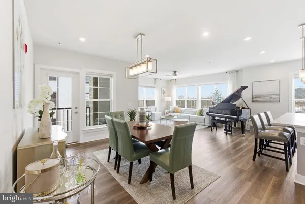 $669,000 | 102 St Ives Place, Unit 307, Oxon Hill, MD 20745