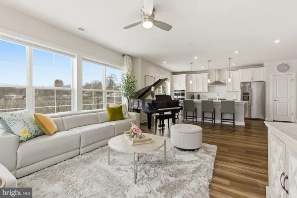 $669,000 | 102 St Ives Place, Unit 307, Oxon Hill, MD 20745