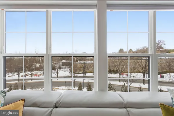 $669,000 | 102 St Ives Place, Unit 307, Oxon Hill, MD 20745