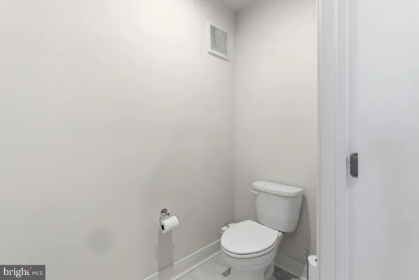 $669,000 | 102 St Ives Place, Unit 307, Oxon Hill, MD 20745