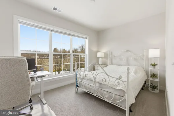 $669,000 | 102 St Ives Place, Unit 307, Oxon Hill, MD 20745