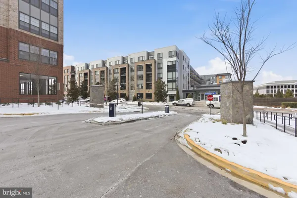 $669,000 | 102 St Ives Place, Unit 307, Oxon Hill, MD 20745