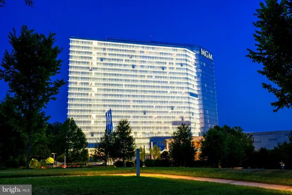 $669,000 | 102 St Ives Place, Unit 307, Oxon Hill, MD 20745