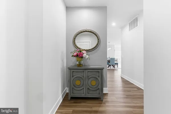 $669,000 | 102 St Ives Place, Unit 307, Oxon Hill, MD 20745