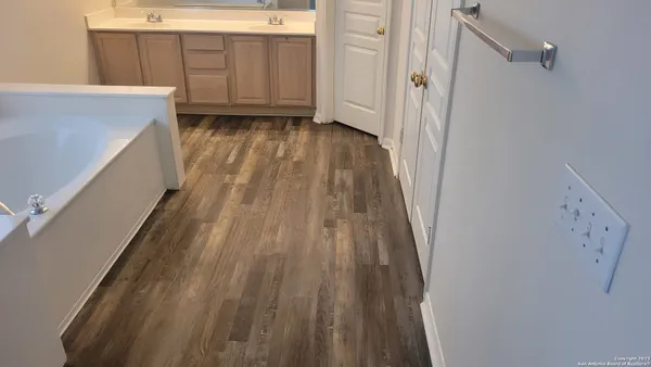 $2,295 | 721 Wooded Trail, Schertz, TX 78154