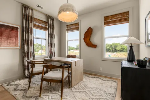 $799,900 | 323 Edith Circle, Nashville, TN 37208