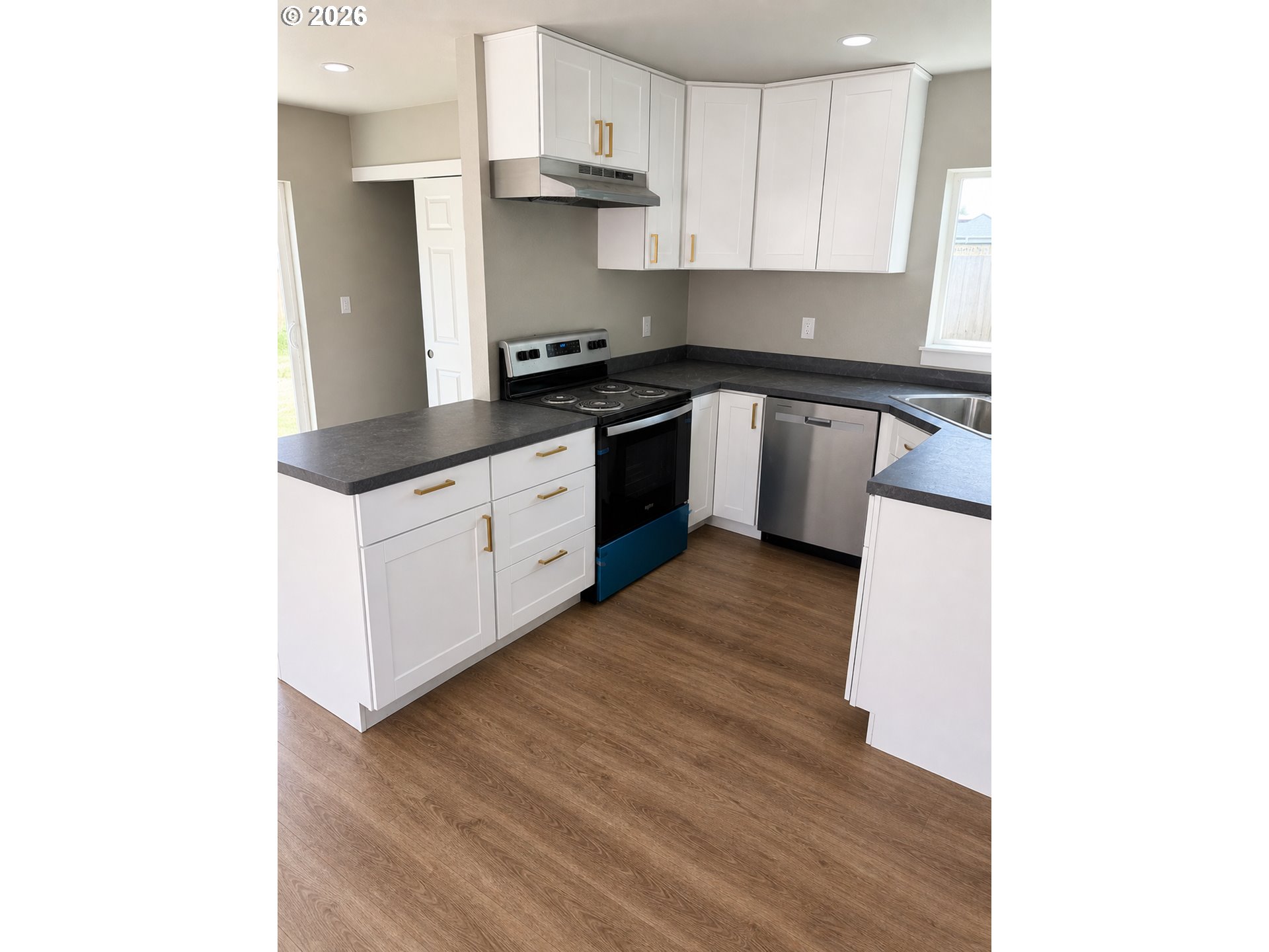 550 19th Street Springfield, OR 97477 - Photo 2 of 9