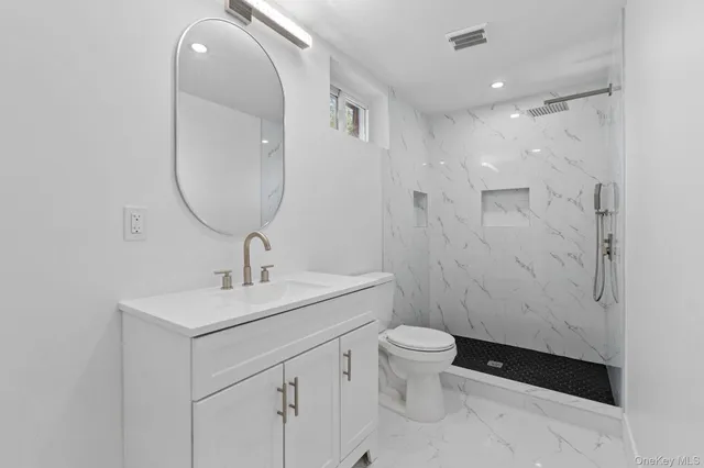 $599,999 | 52 Rudolph Road, Modena, NY 12548