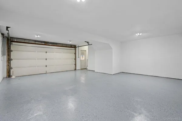 $584,999 | 52 Rudolph Road, Modena, NY 12548