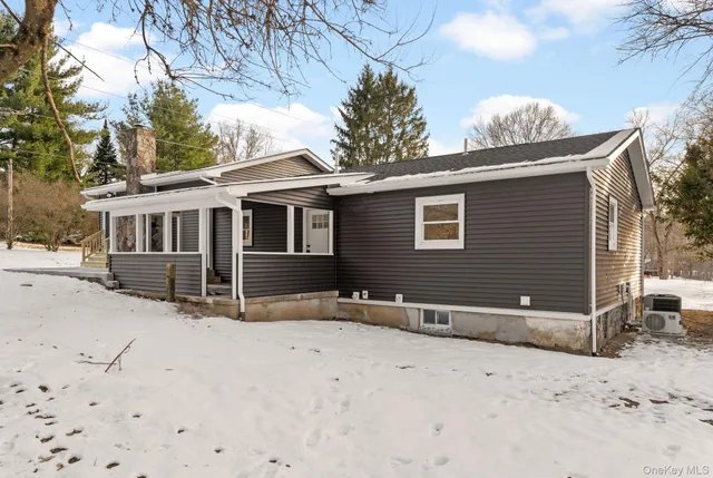 $599,999 | 52 Rudolph Road, Modena, NY 12548