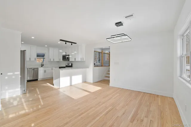 $599,999 | 52 Rudolph Road, Modena, NY 12548