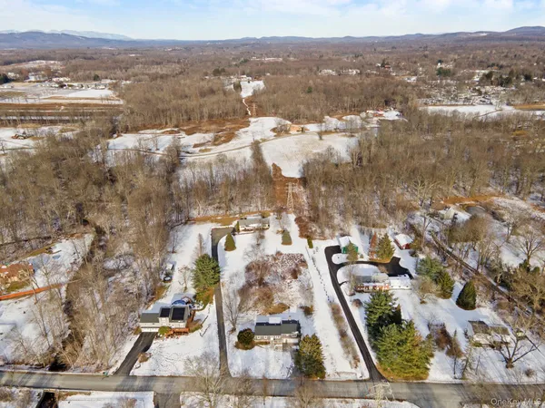 $584,999 | 52 Rudolph Road, Modena, NY 12548