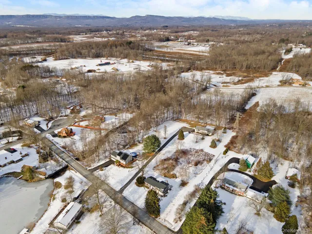 $599,999 | 52 Rudolph Road, Modena, NY 12548