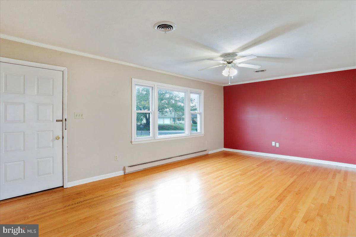 464 Mill Road Woodstock, VA 22664 - Photo 10 of 21 Living