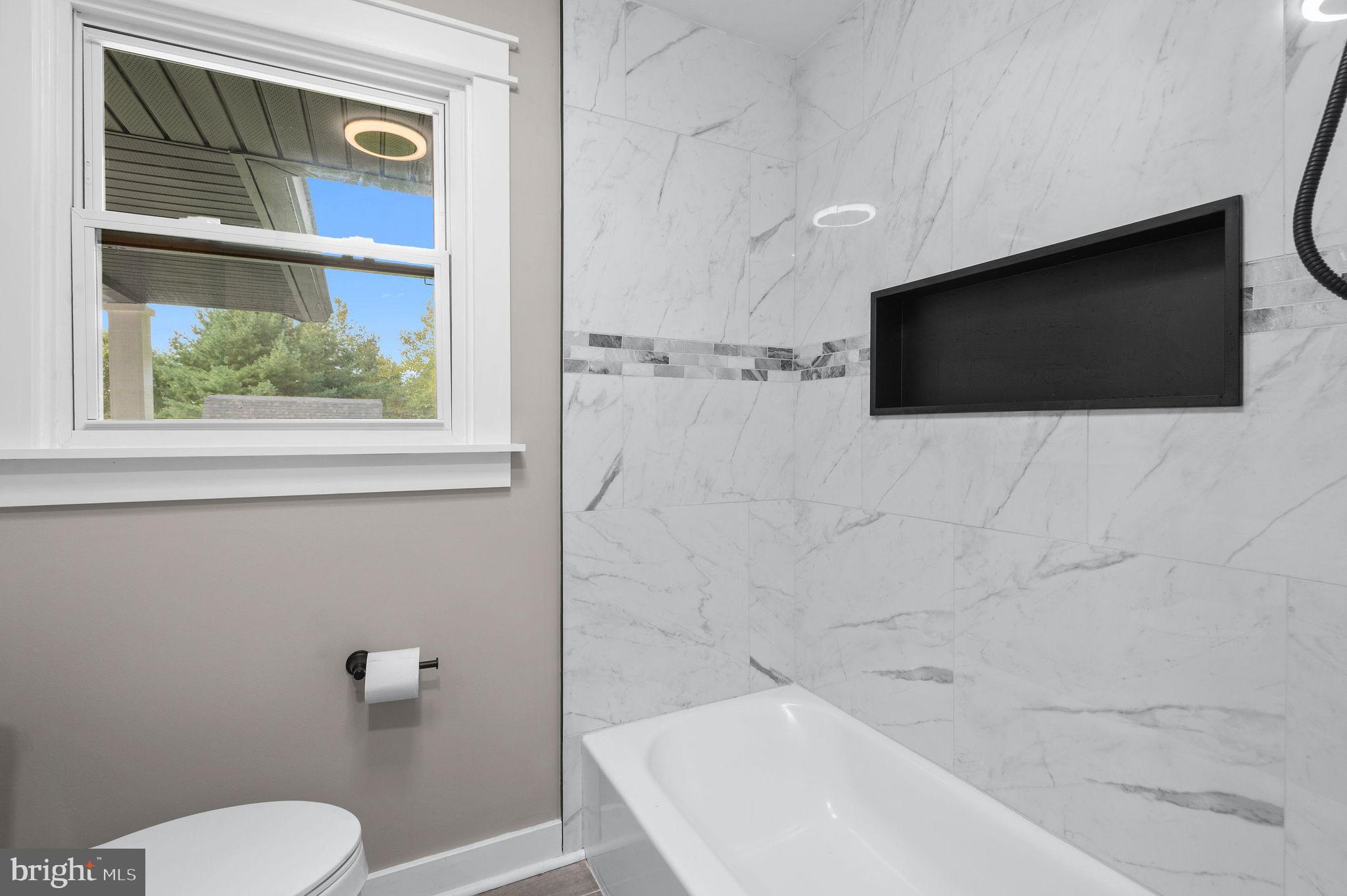 14 Cowpath Road Souderton, PA 18964 - Photo 20 of 32 Main Floor Full Bathroom