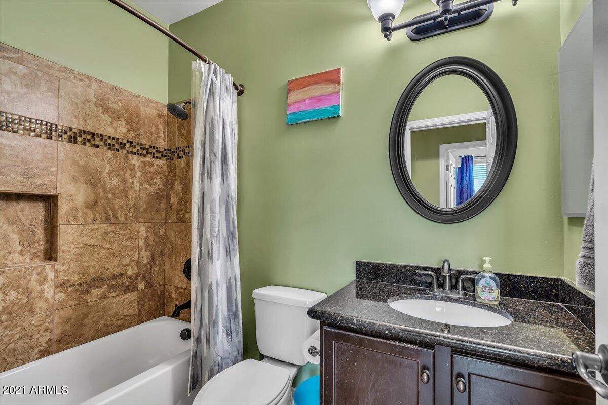 6947 West Harwell Road Laveen, AZ 85339 - Photo 18 of 22 Hall Bath