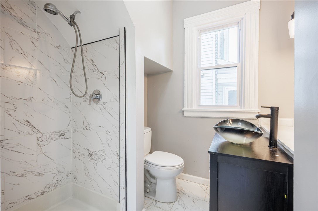 420 Columbia Avenue Rochester, NY 14611 - Photo 8 of 26