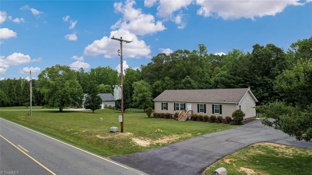 717 Sandy Cross Road Reidsville, NC 27320 - Photo 3 of 37