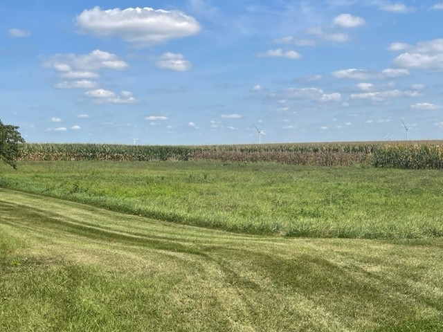 4059 Sunset Road Clinton, IL 61727 - Photo 43 of 55 a view of a field with an ocean
