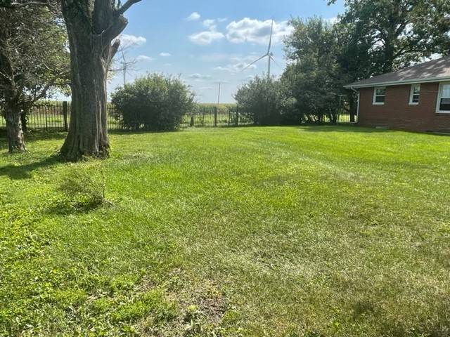 4059 Sunset Road Clinton, IL 61727 - Photo 49 of 55 a view of a trees in a yard