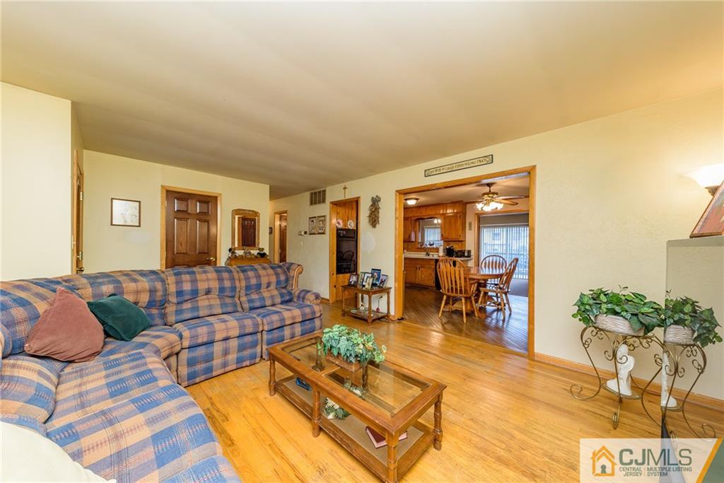 1201 Aldrich Road Jackson, NJ 08527 - Photo 4 of 24 Gallery Image 4