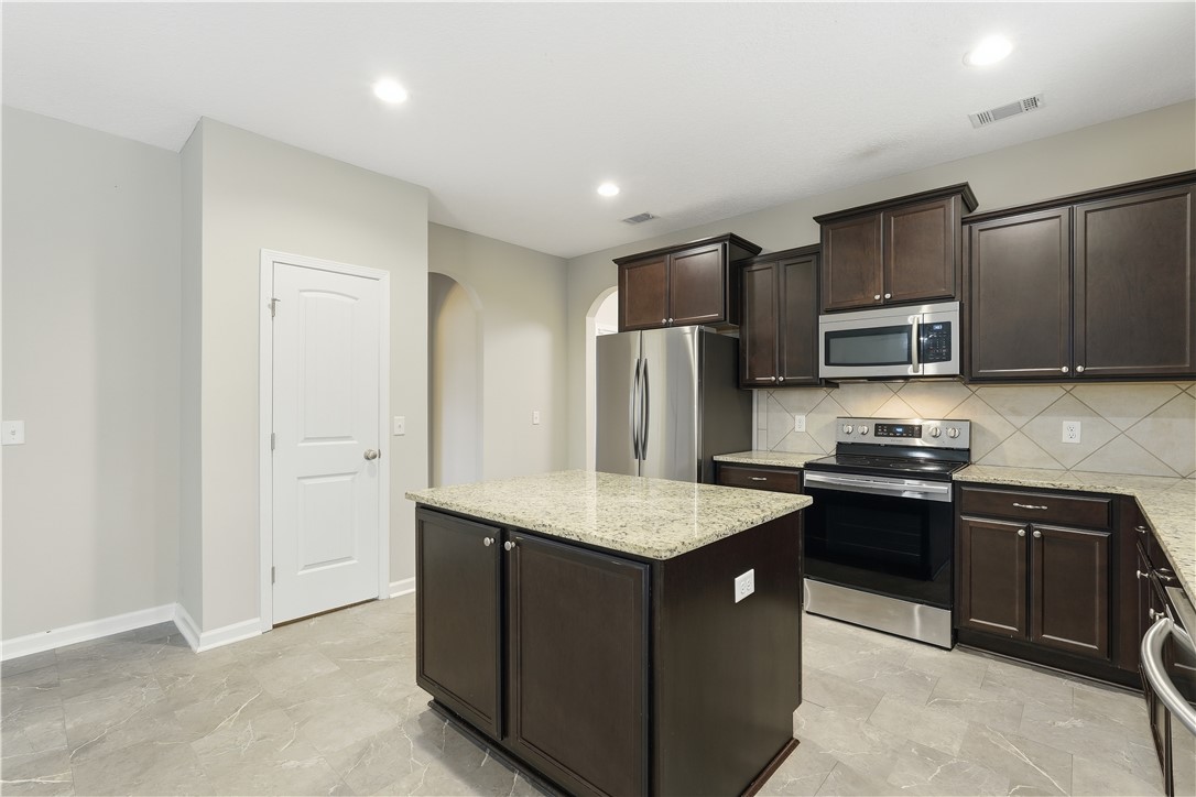 67 Sapwood Way Hinesville, GA 31313 - Photo 12 of 42