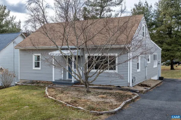 $300,000 | 112 Lee Street, Staunton, VA 24401