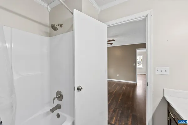 $300,000 | 112 Lee Street, Staunton, VA 24401