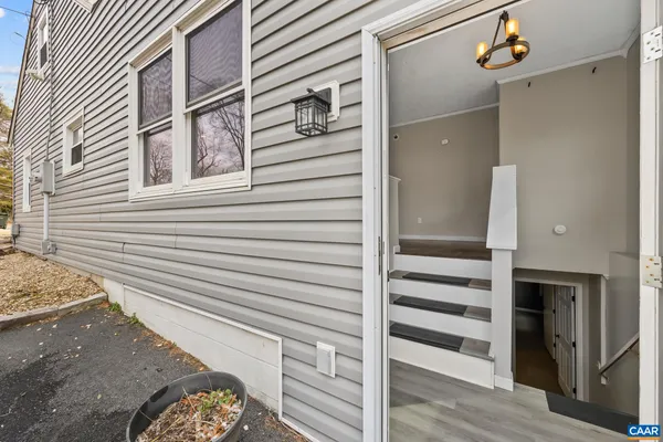 $300,000 | 112 Lee Street, Staunton, VA 24401