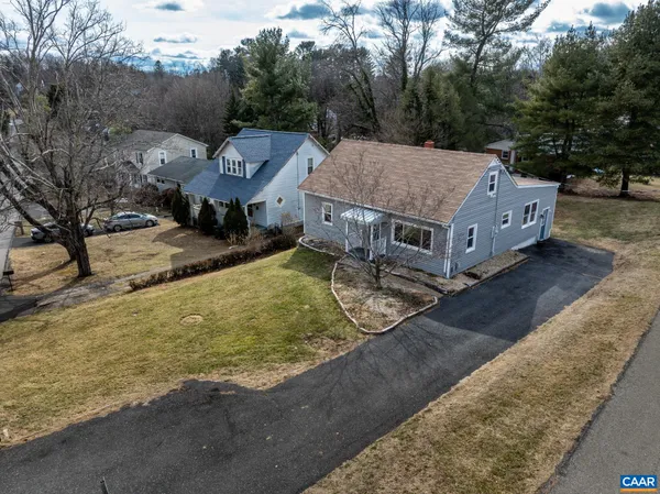 $300,000 | 112 Lee Street, Staunton, VA 24401