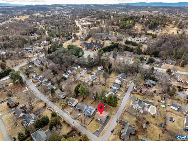 $300,000 | 112 Lee Street, Staunton, VA 24401