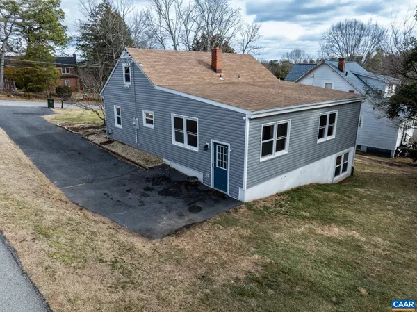 $300,000 | 112 Lee Street, Staunton, VA 24401