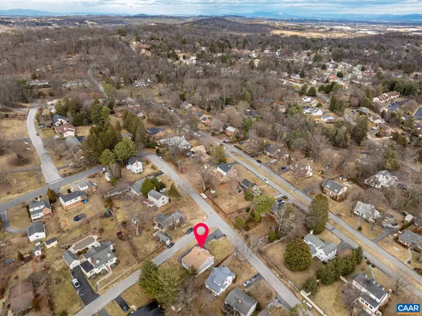 $300,000 | 112 Lee Street, Staunton, VA 24401