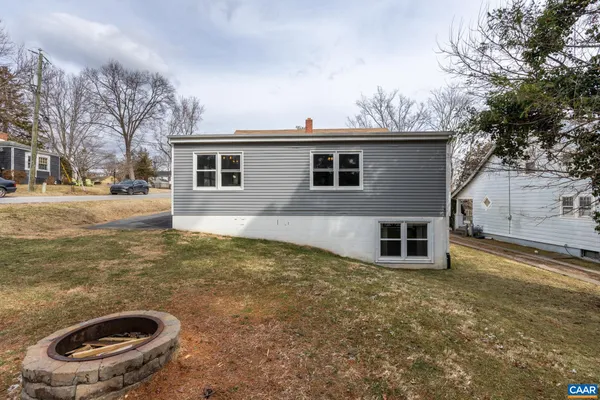 $300,000 | 112 Lee Street, Staunton, VA 24401