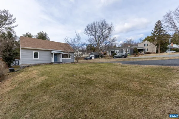 $300,000 | 112 Lee Street, Staunton, VA 24401