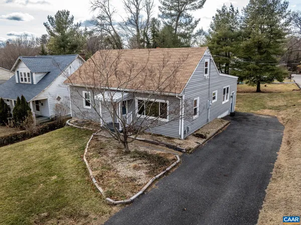 $300,000 | 112 Lee Street, Staunton, VA 24401