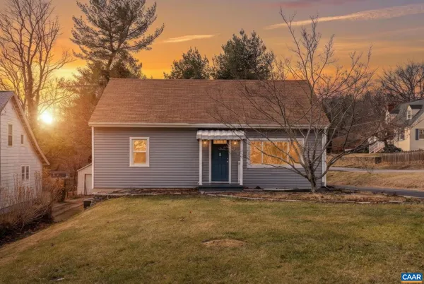 $300,000 | 112 Lee Street, Staunton, VA 24401